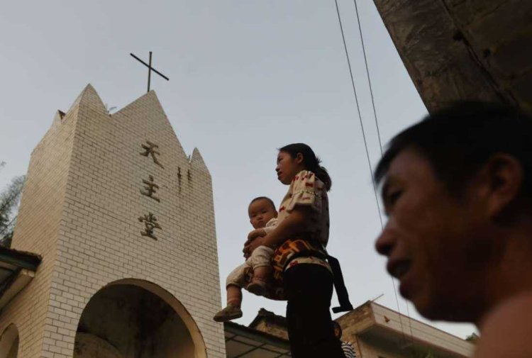 China launches database of Christian  Muslim clergy