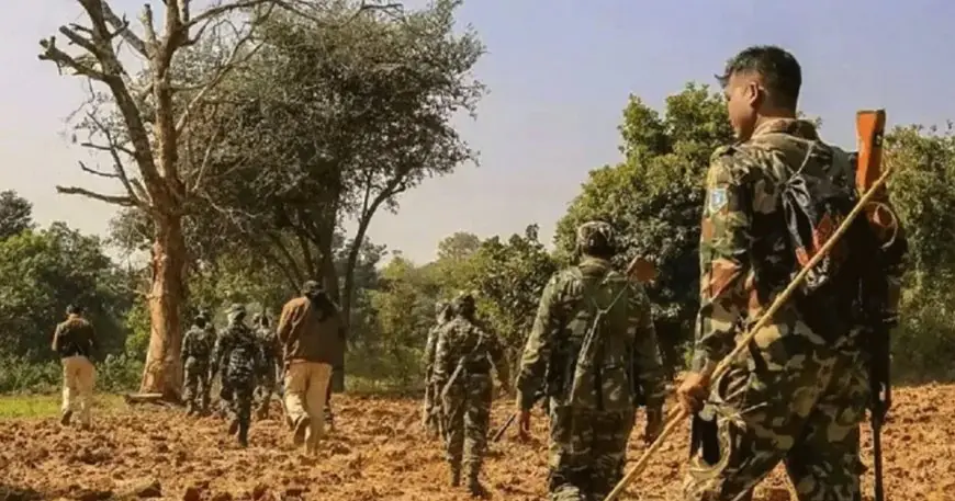 ഛത്തീസ്ഗഢില് 3 മാവോയിസ്റ്റുകളെ സുരക്ഷാസേന വധിച്ചു; കൊല്ലപ്പെട്ടവരില് 5 കോടി തലയ്ക്ക് വിലയിട്ടിരുന്ന നേതാവും