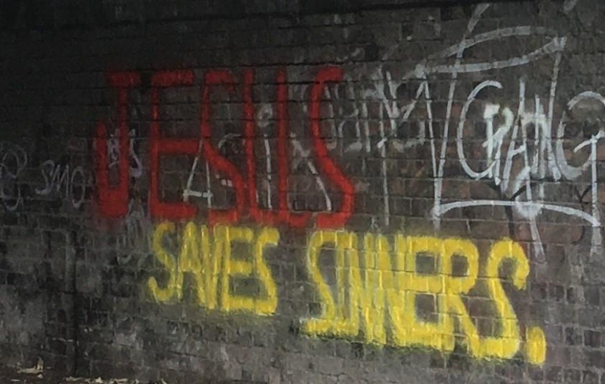 വീടിന്റെ മതിലിൽ ബൈബിൾവചനം എഴുതിയത്: ഭരണഘടനാപരമായ അവകാശമോ, സാമൂഹിക സംഘർഷത്തിനുള്ള കാരണമോ?